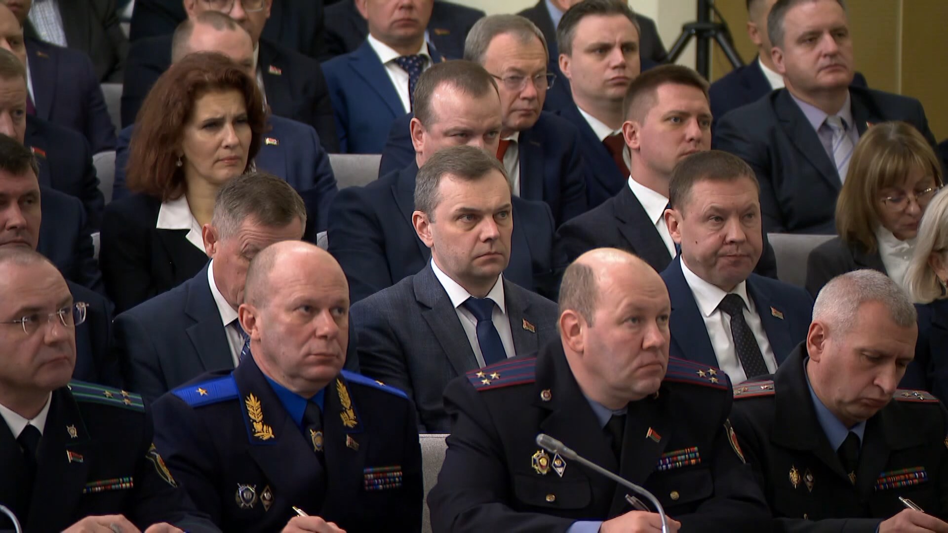 Чиновники на собрании