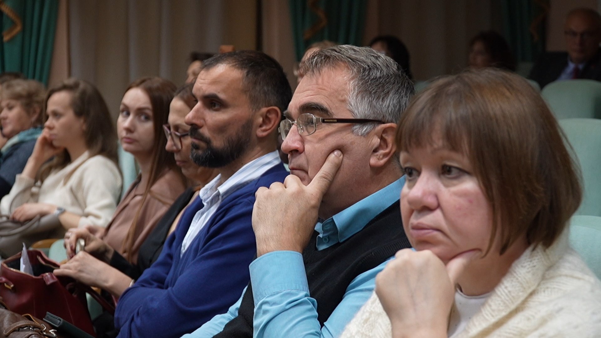 Встреча состоялась под девизом "Здоровая семья - сильное государство"
