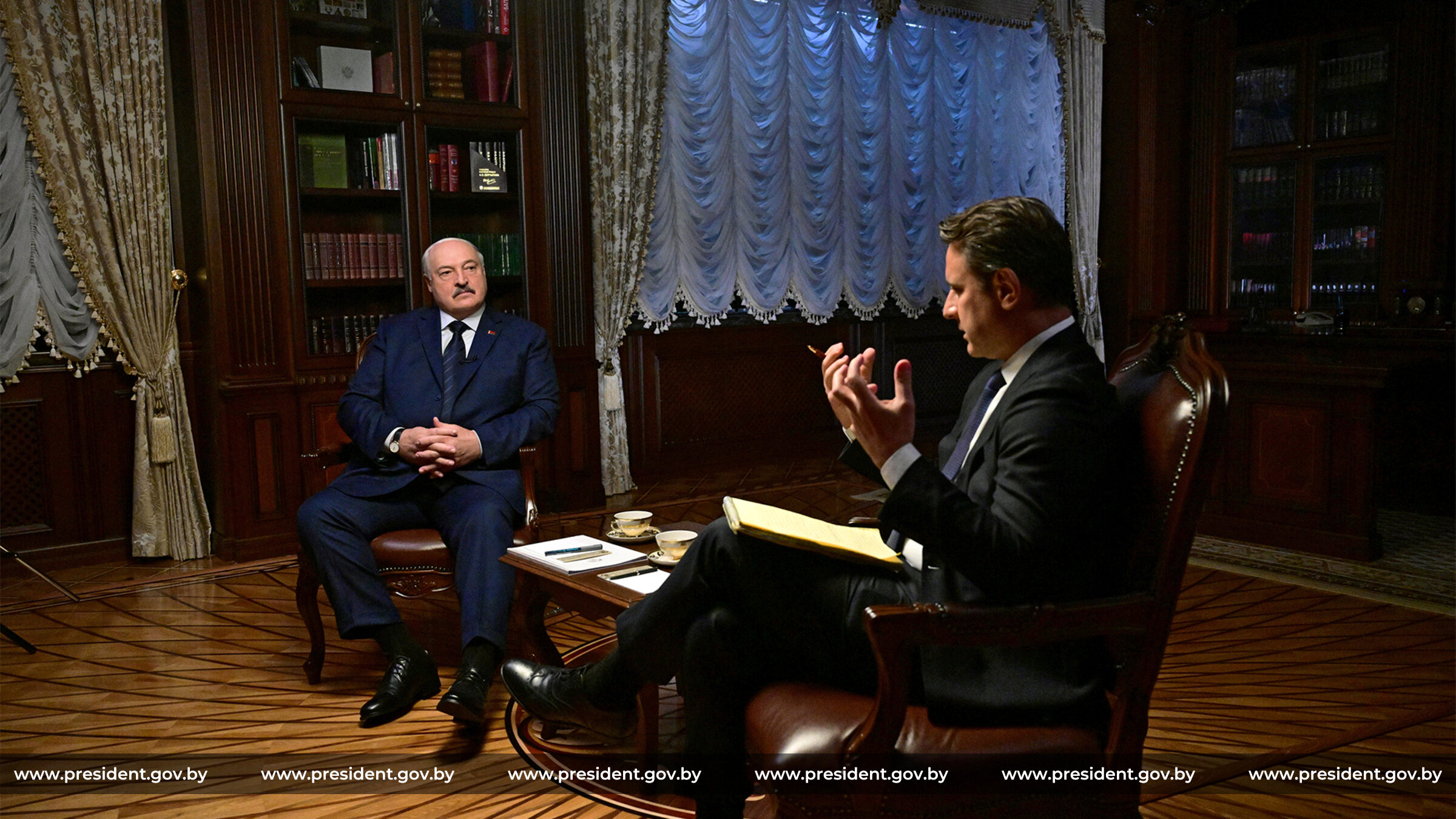 Александр Лукашенко, Саймон Шустер