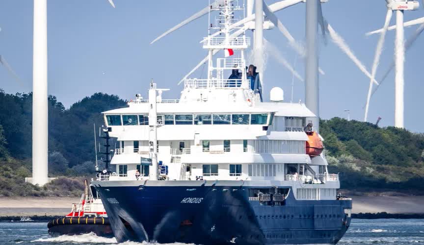 Нидерландское круизное судно MV Hondius