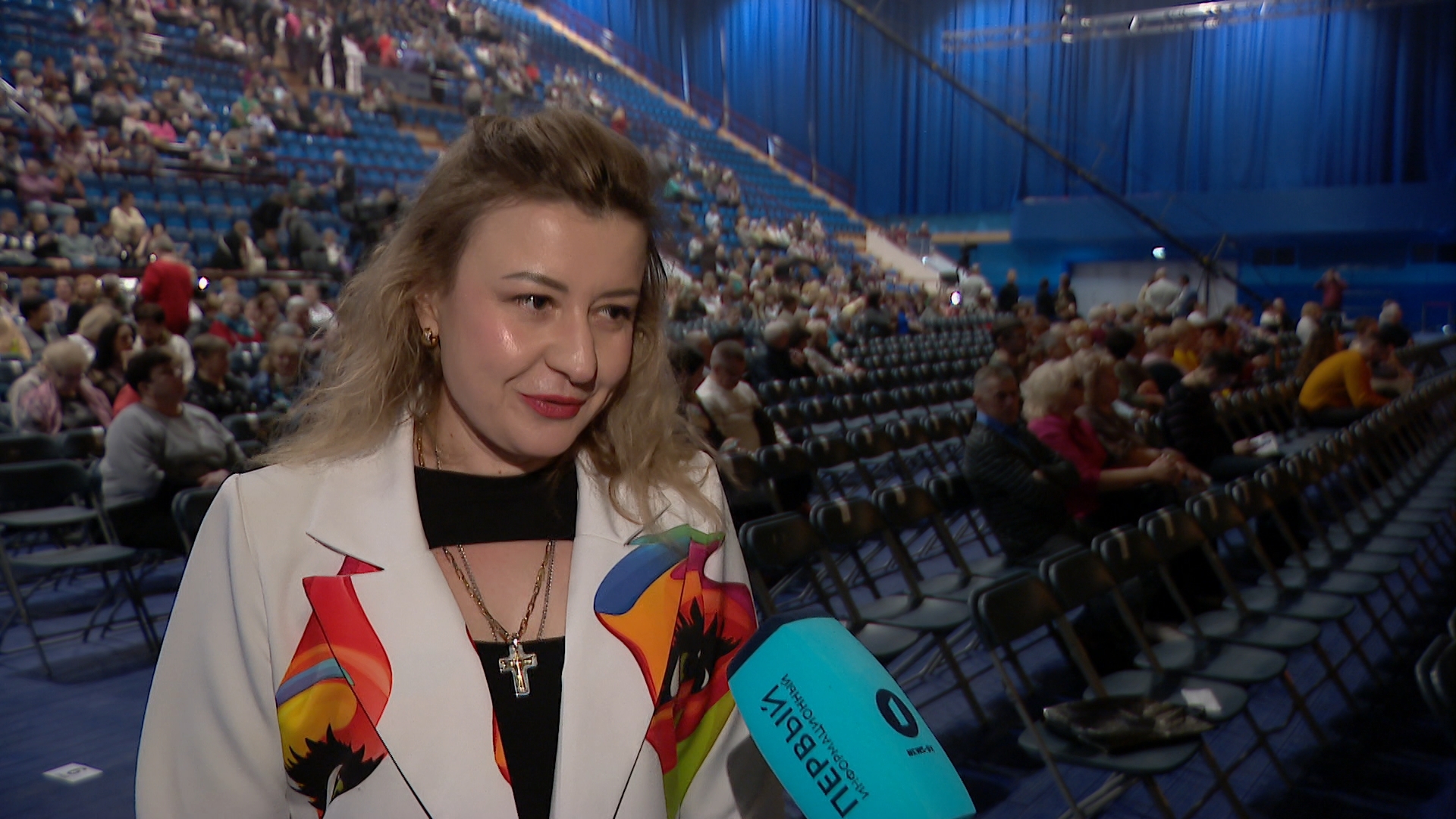 посетительница концерта