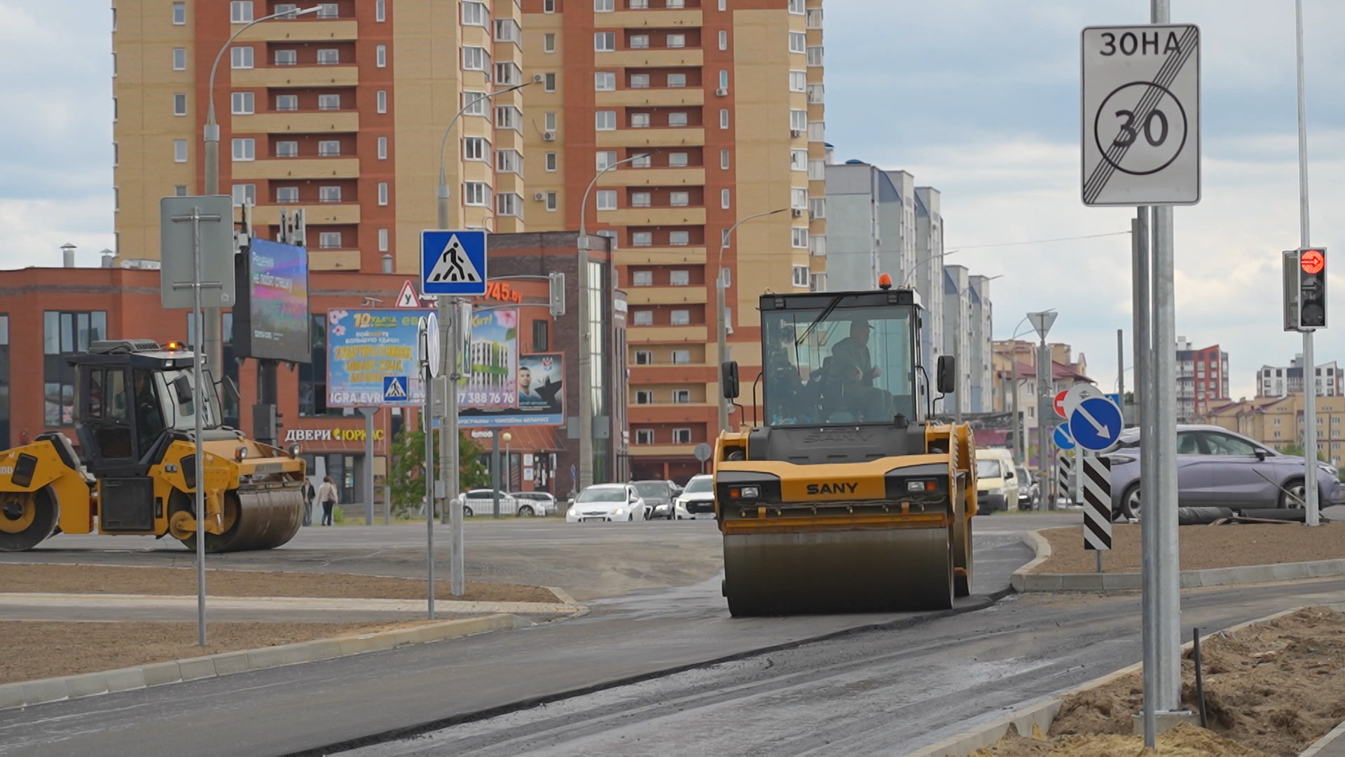 асфальтирование дороги в Бресте