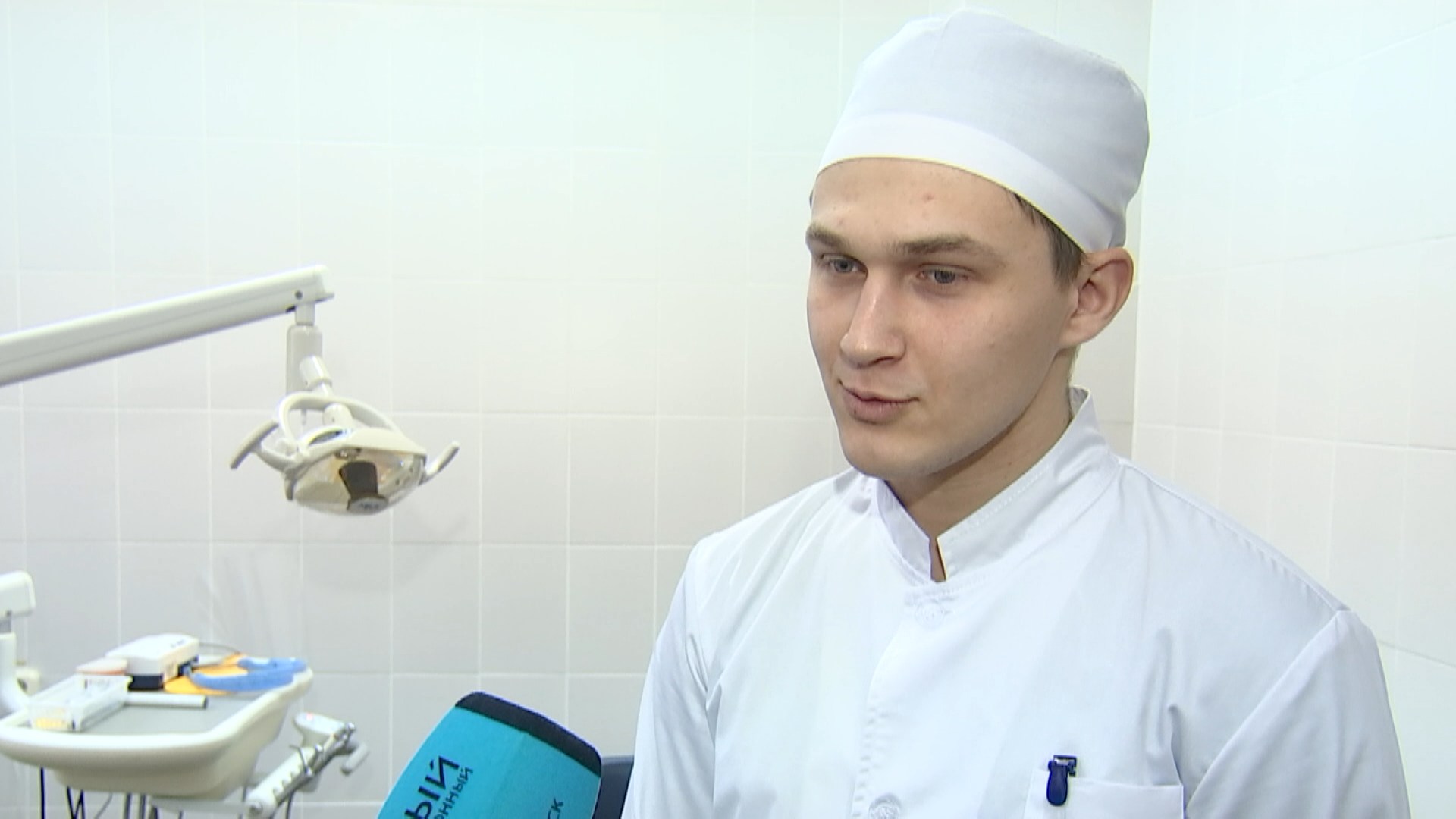 врач-стоматолог-хирург стоматологической поликлиники г. Полоцка Антон Бако