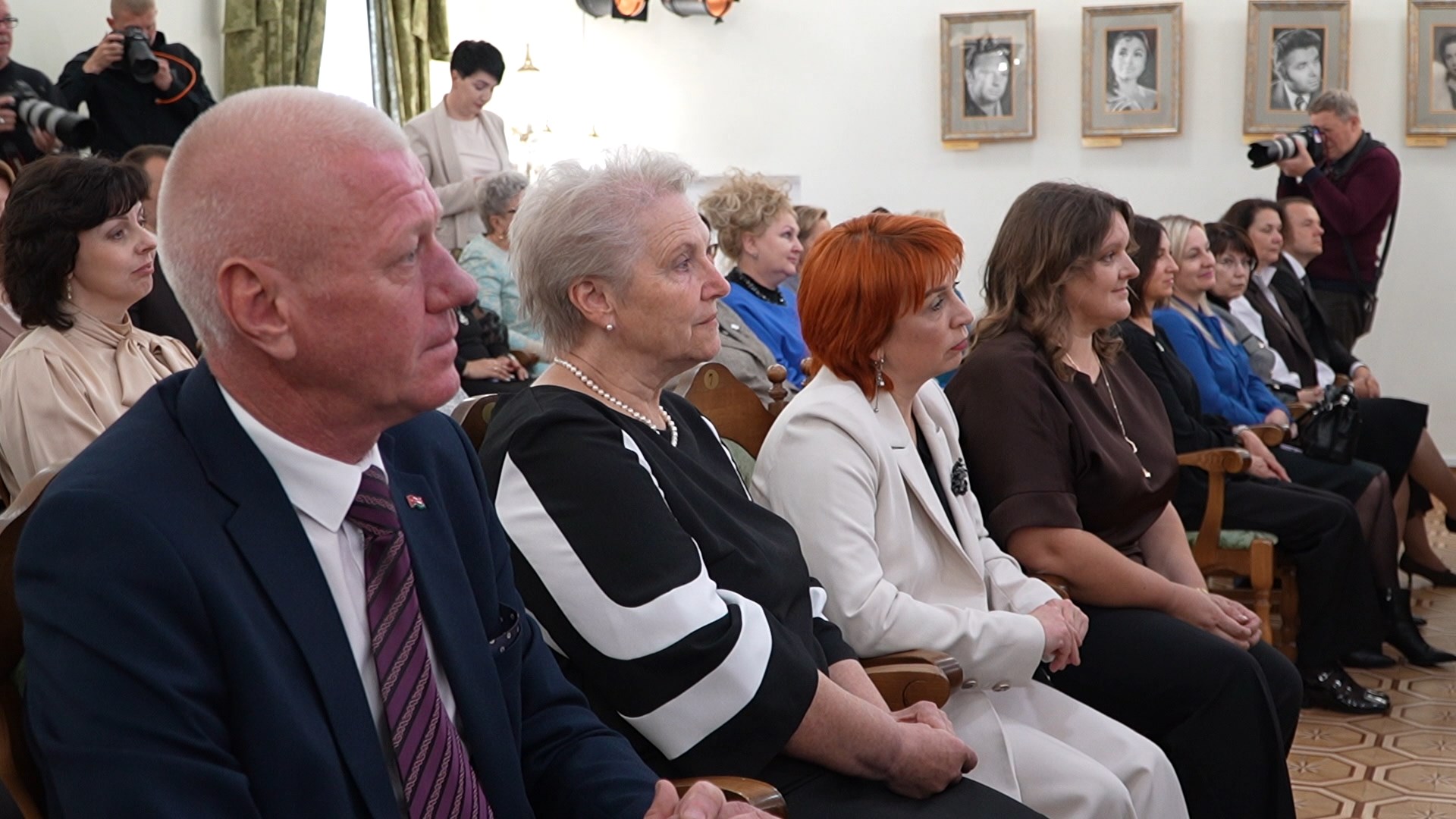 Педагоги в зале