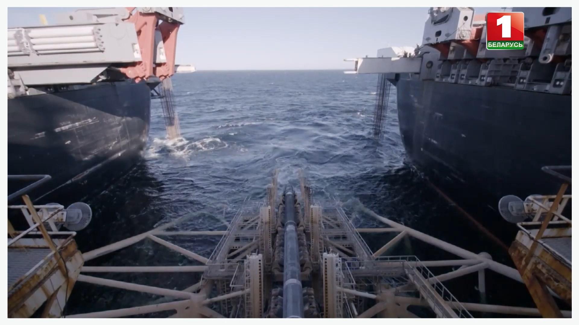 корабли в море