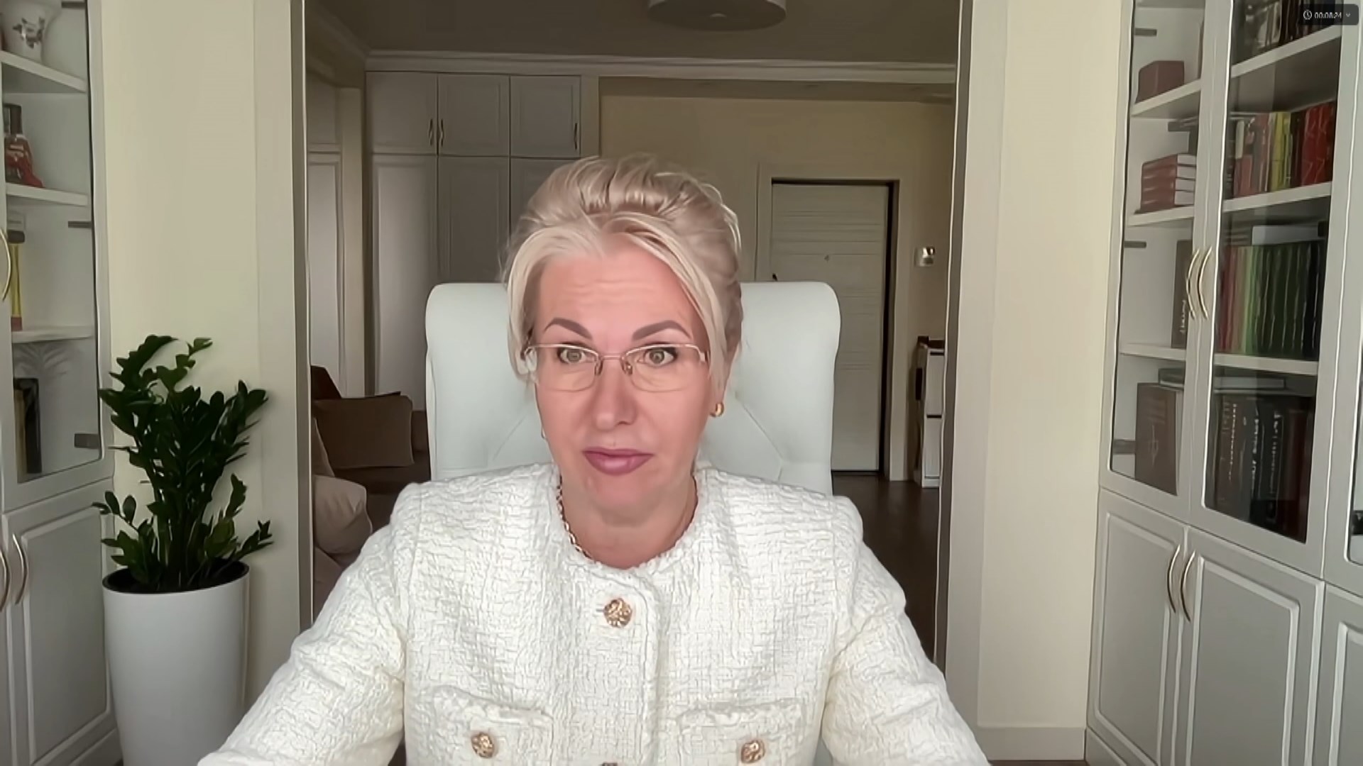 Елена Пономарева, политолог, специалист по цветным революциям, профессор МГИМО (Россия)