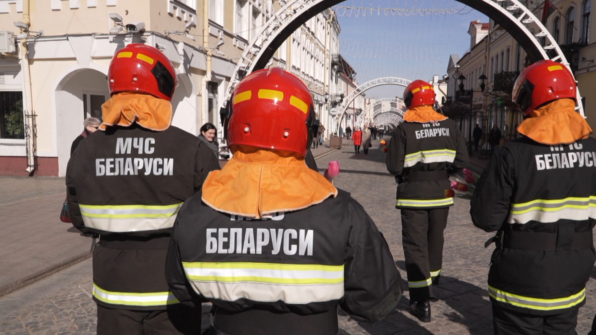 Акция "101 тюльпан для милых дам" прошла в Гродно