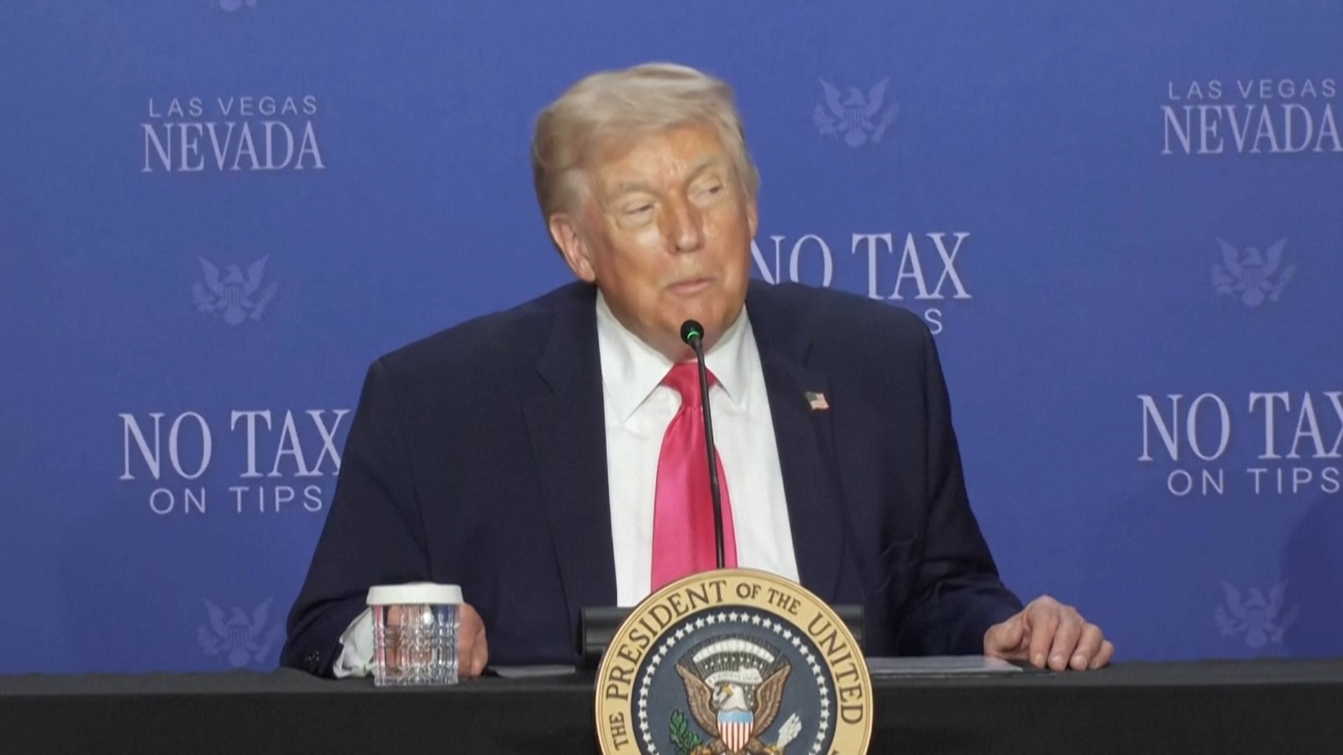 Дональд Трамп, президент США