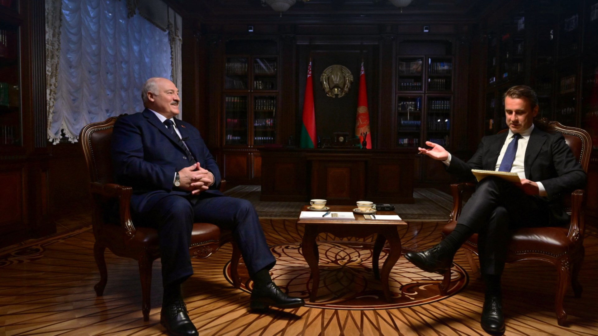Александр Лукашенко, Саймон Шустер