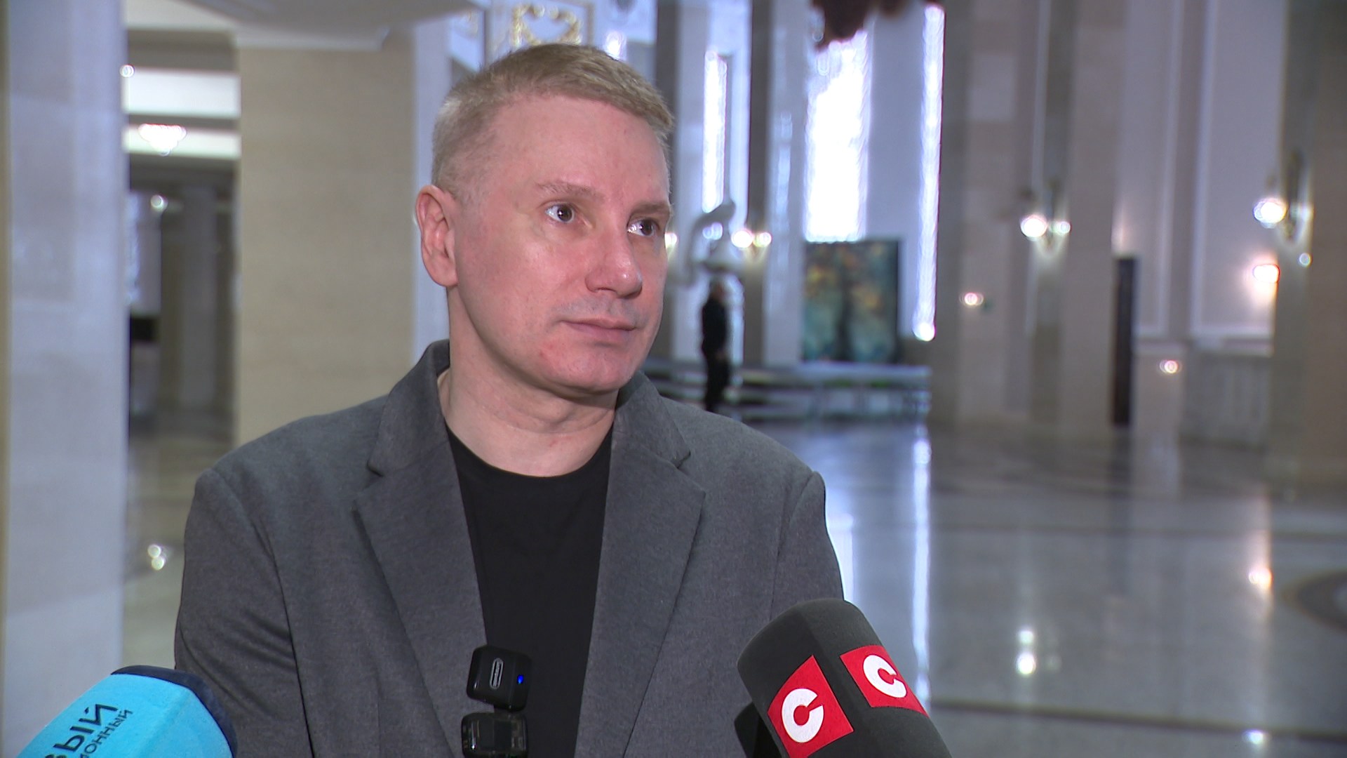 художественный руководитель Большого театра Беларуси, народный артист Башкортостана, музыкальный руководитель и дирижер-постановщик балета "Баядерка" Артем Макаров