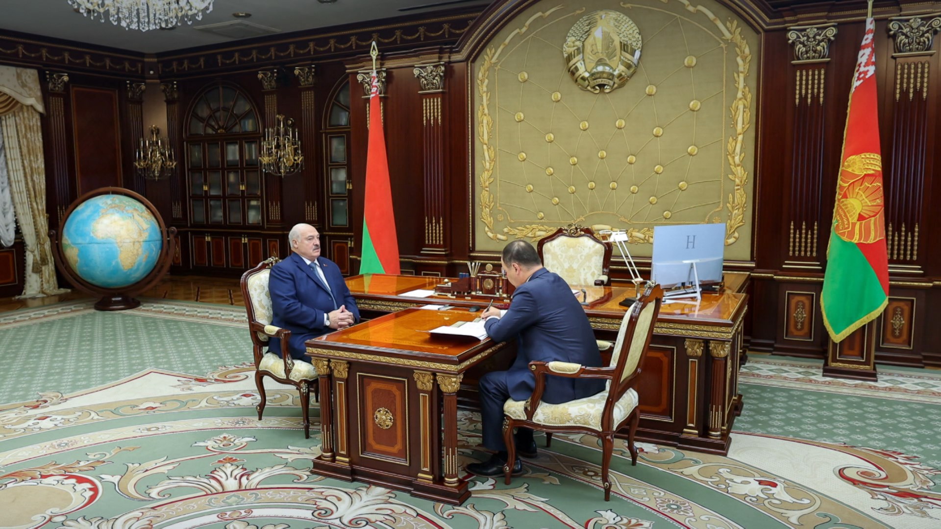 Александр Лукашенко и Роман Головченко