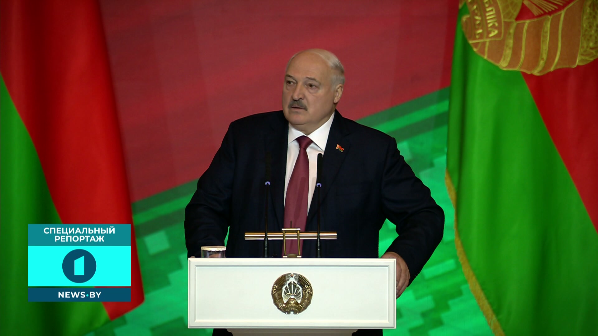 Александр Лукашенко выступает на торжественной церемонии по случаю 3 Июля