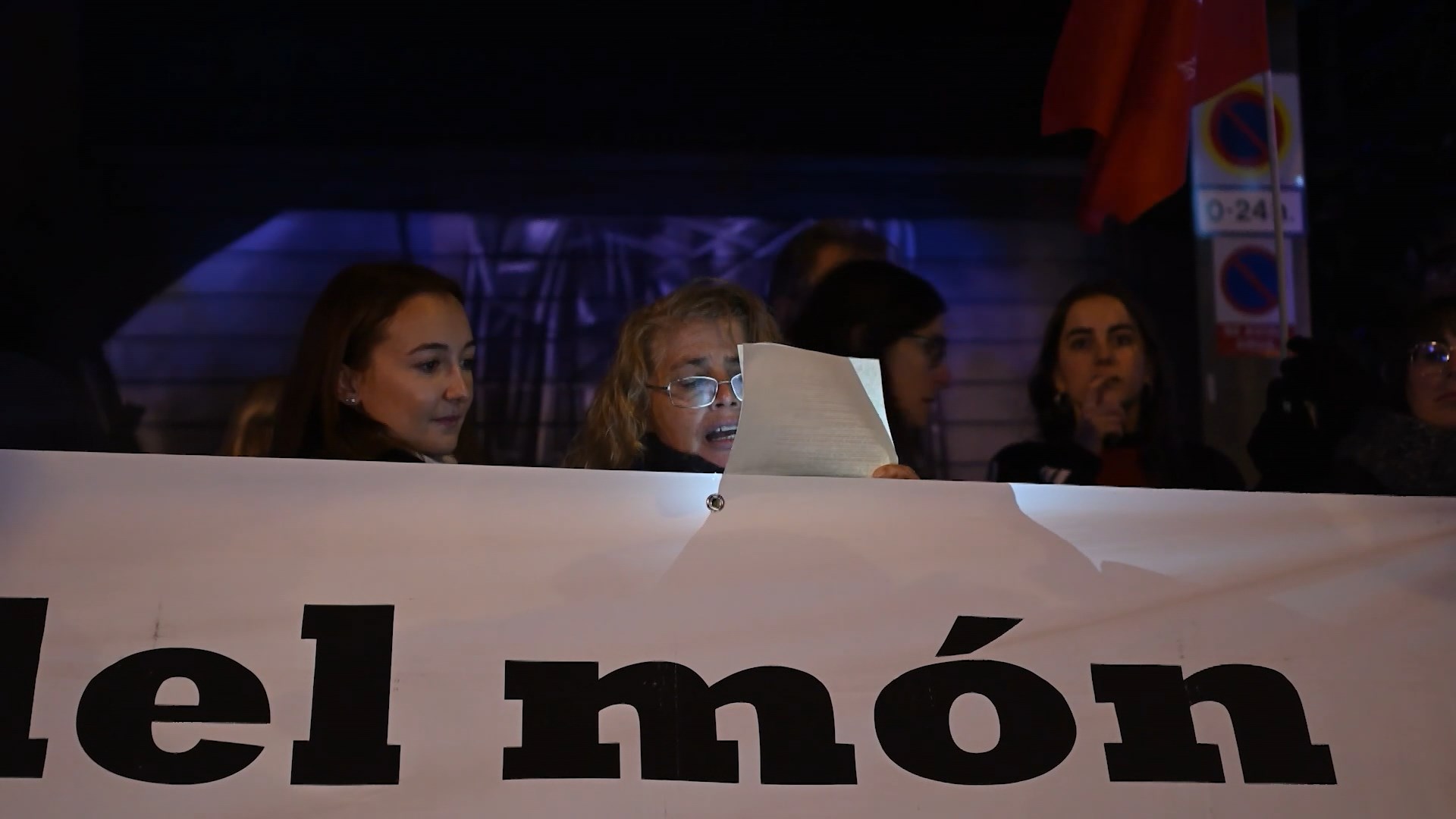 протестующая из Испании протестующая из Испании