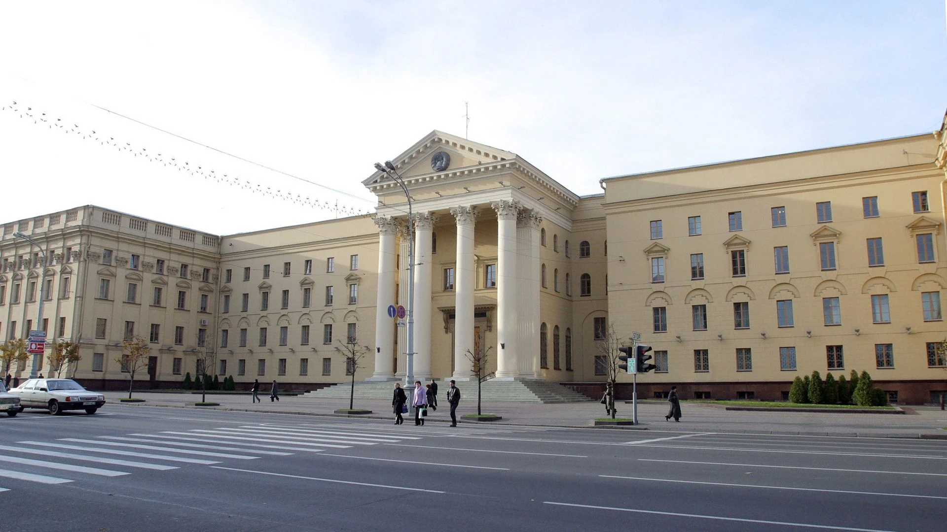 здание КГБ в Минске
