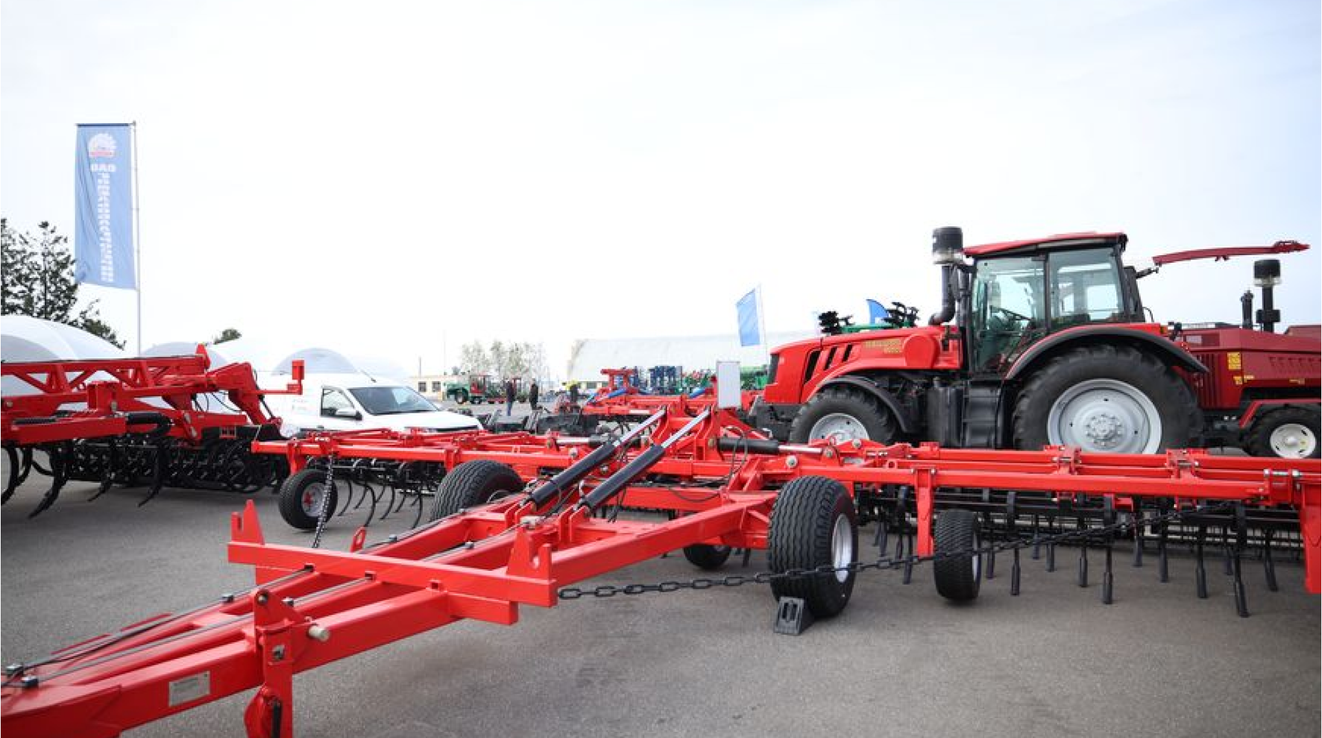 Лукашенко подчеркнул необходимость восстановления сельхозтехник в каждом районе страны