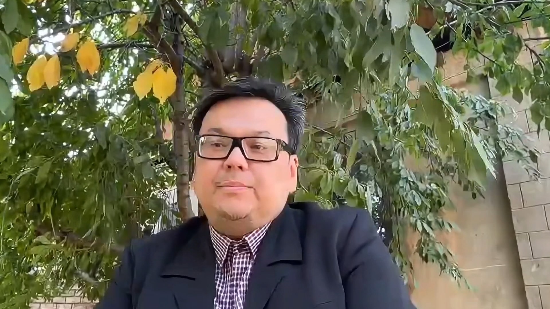 декан факультета Кыргызского национального университета им. Ж. Баласагына, кандидат исторических наук