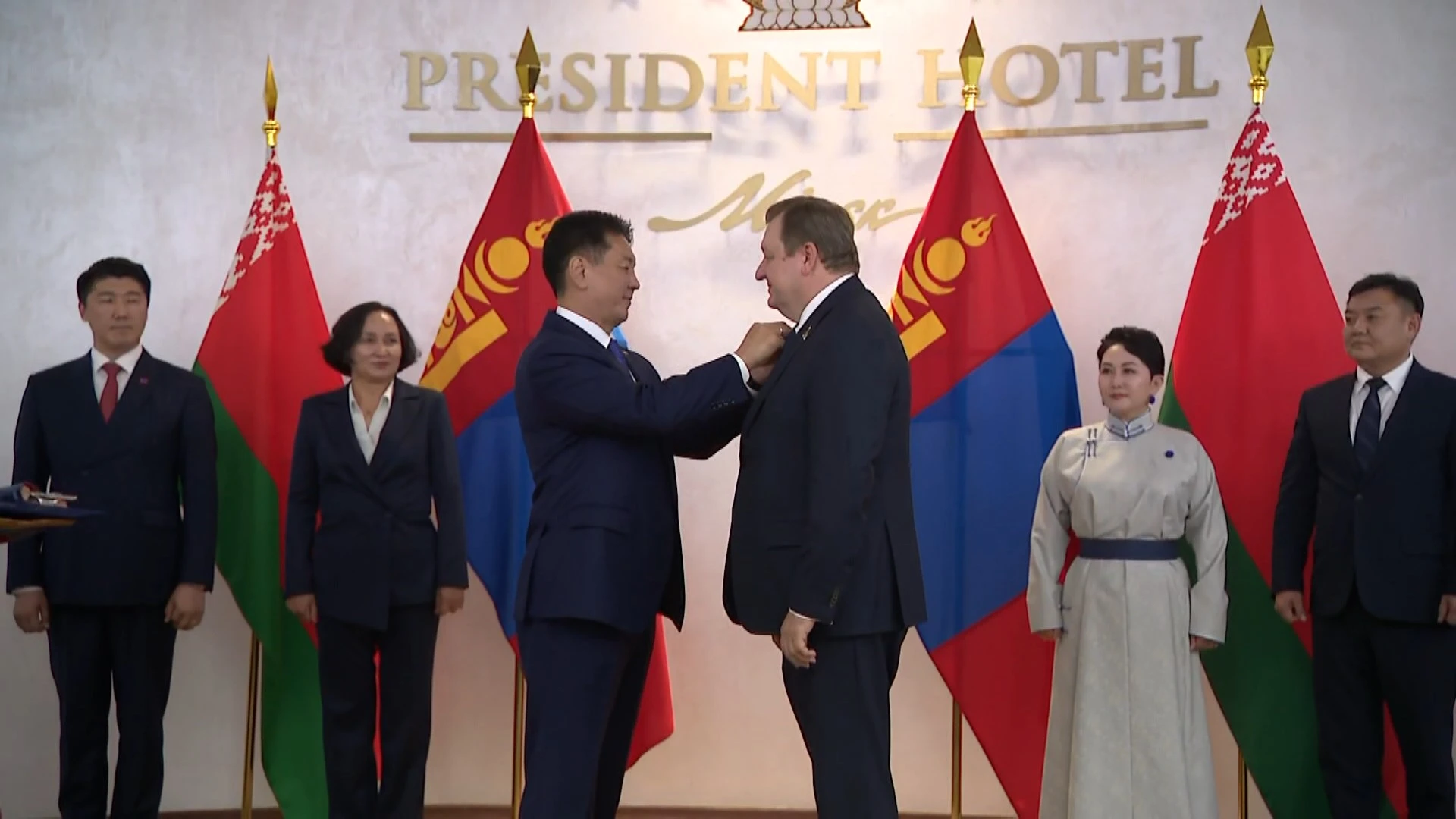 Президент Монголии вручил госнаграды гражданам Беларуси — News.by