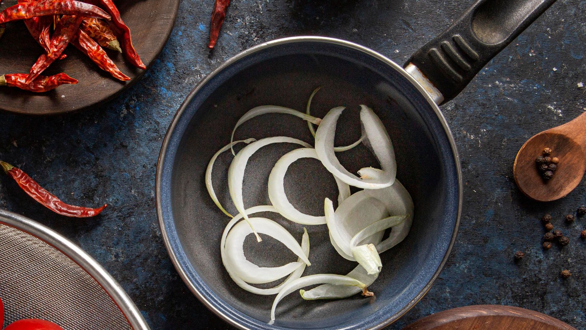 Заготовки из лука на зиму, заготовка из лука и моркови на зиму, заготовки на зиму из помидор и лука, заготовки из лука на зиму рецепты