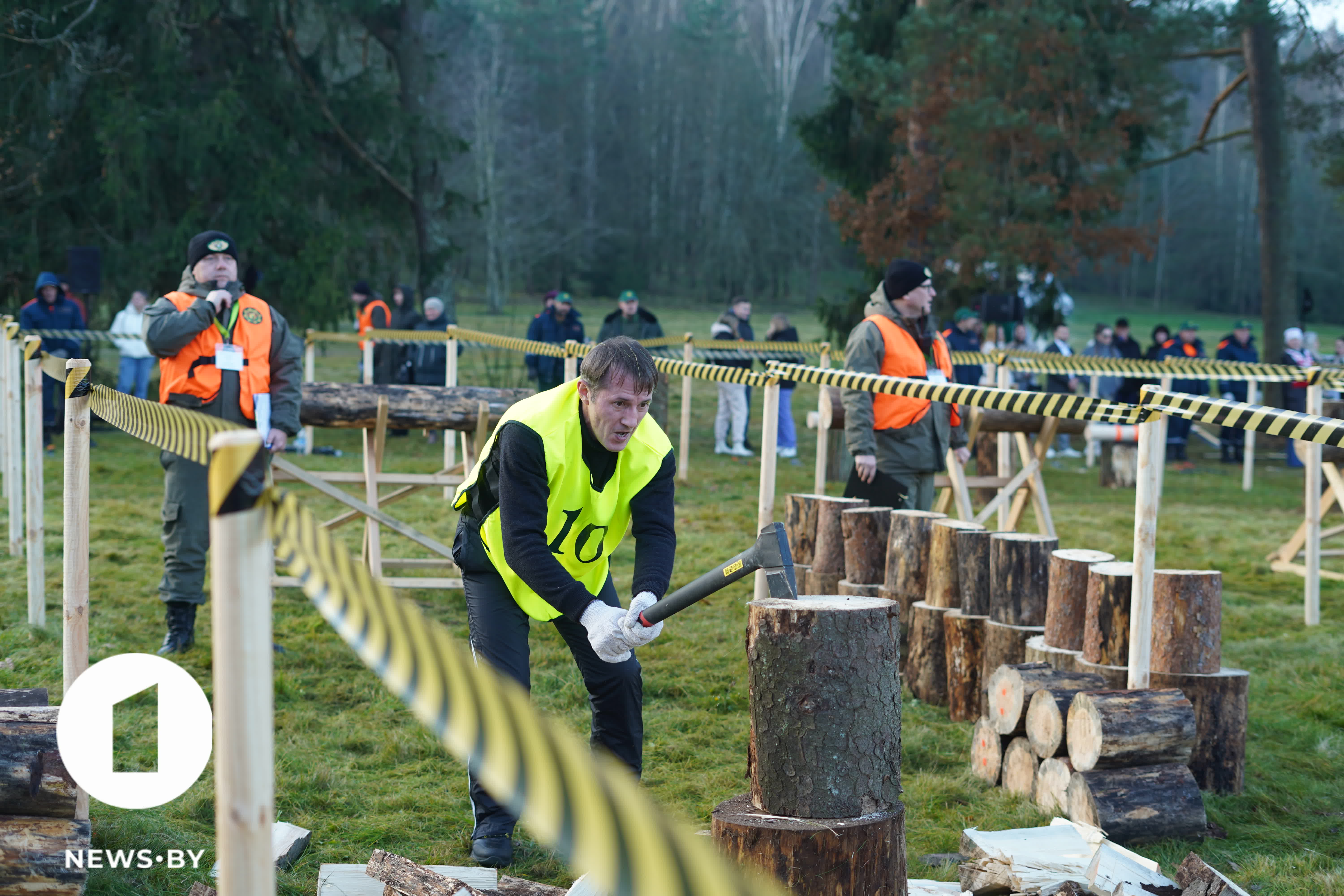 IV Чемпионат по колке дров среди СМИ