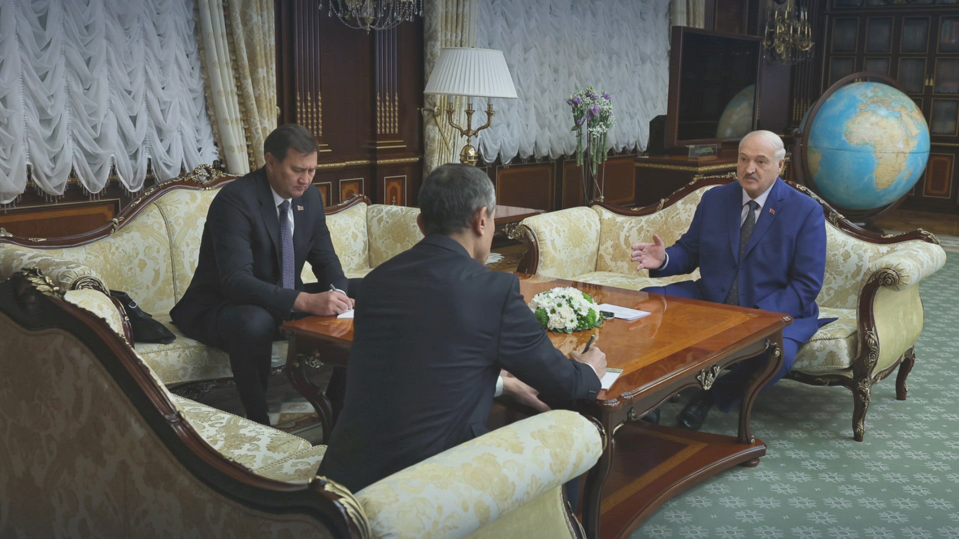 Лукашенко провел переговоры с Рахматуллой Назаровым и Максимом Рыженковым