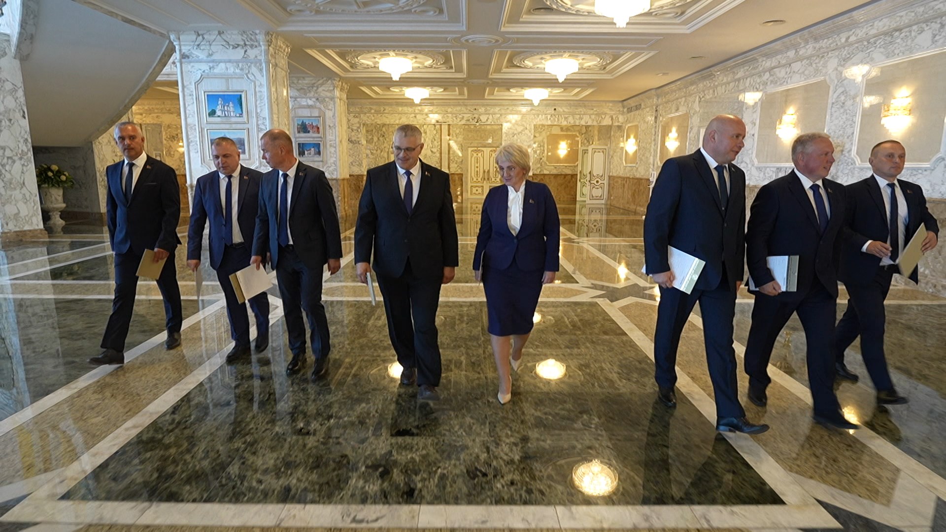 Кадровый день во Дворце Независимости