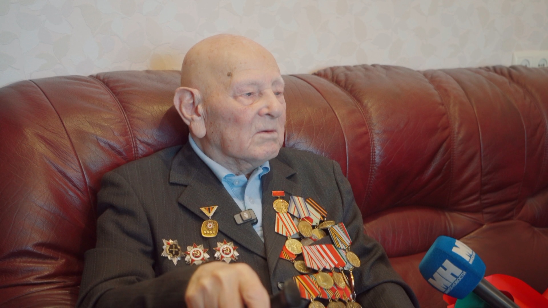 Иван Назаренко в эфире "Первого информационного" ветеран Великой Отечественной войны Иван Назаренко