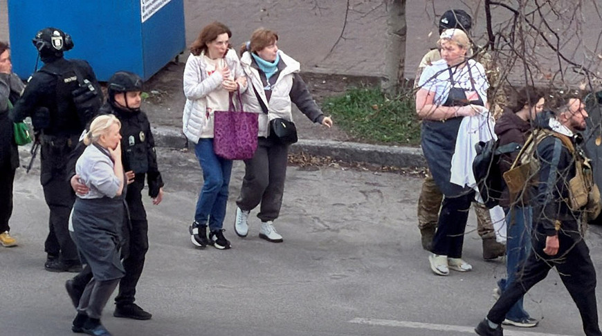 люди в Киеве после теракта. Фото Reuters