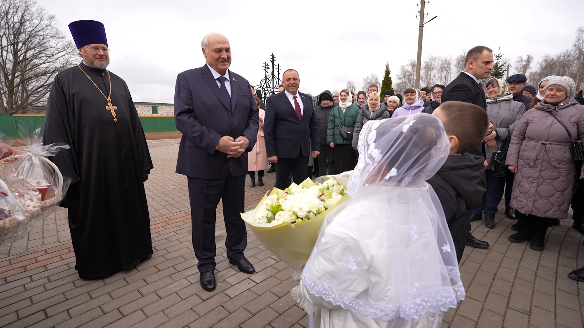Президента поздравили дети