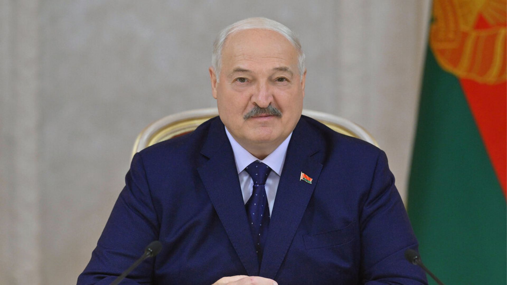 Президент Беларуси Александр Лукашенко на встрече с губернатором Челябинской области России Алексеем Текслером Президент Беларуси Александр Лукашенко на встрече с губернатором Челябинской области России Алексеем Текслером