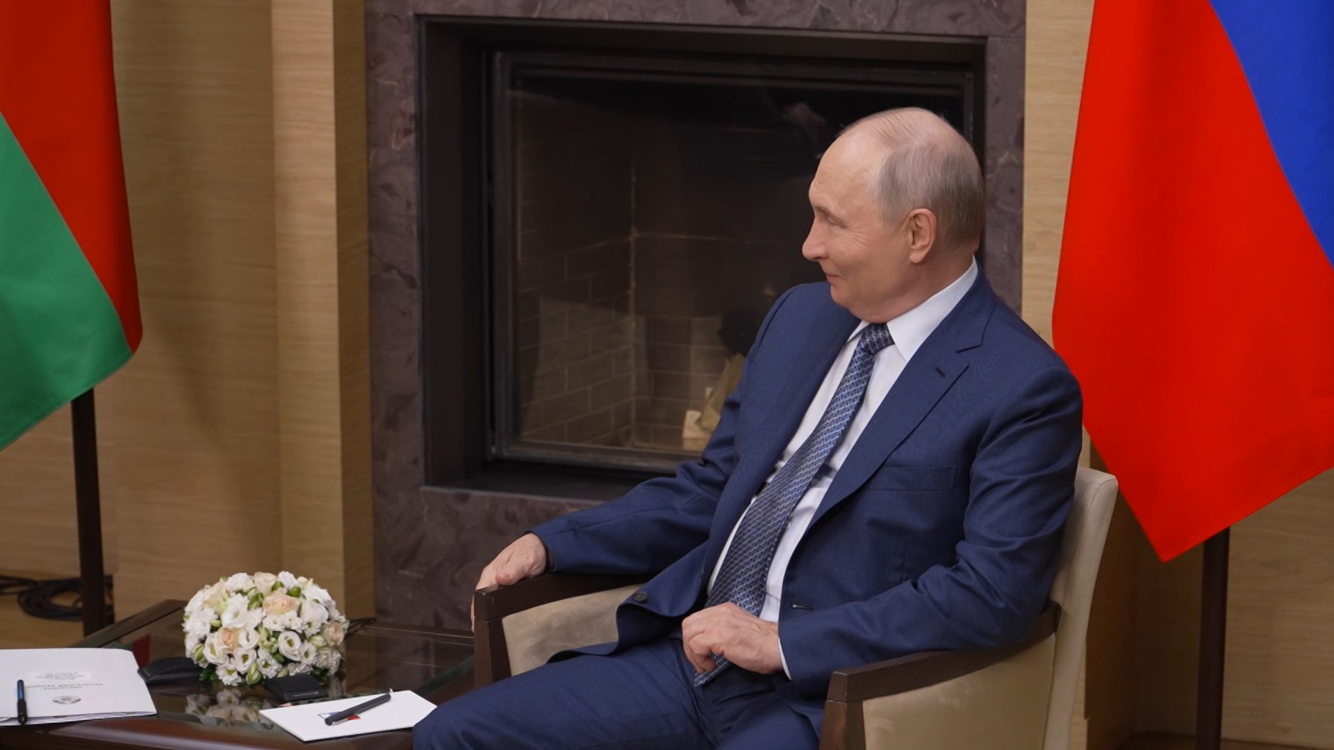 Президент России тепло приветствовал Александра Лукашенко