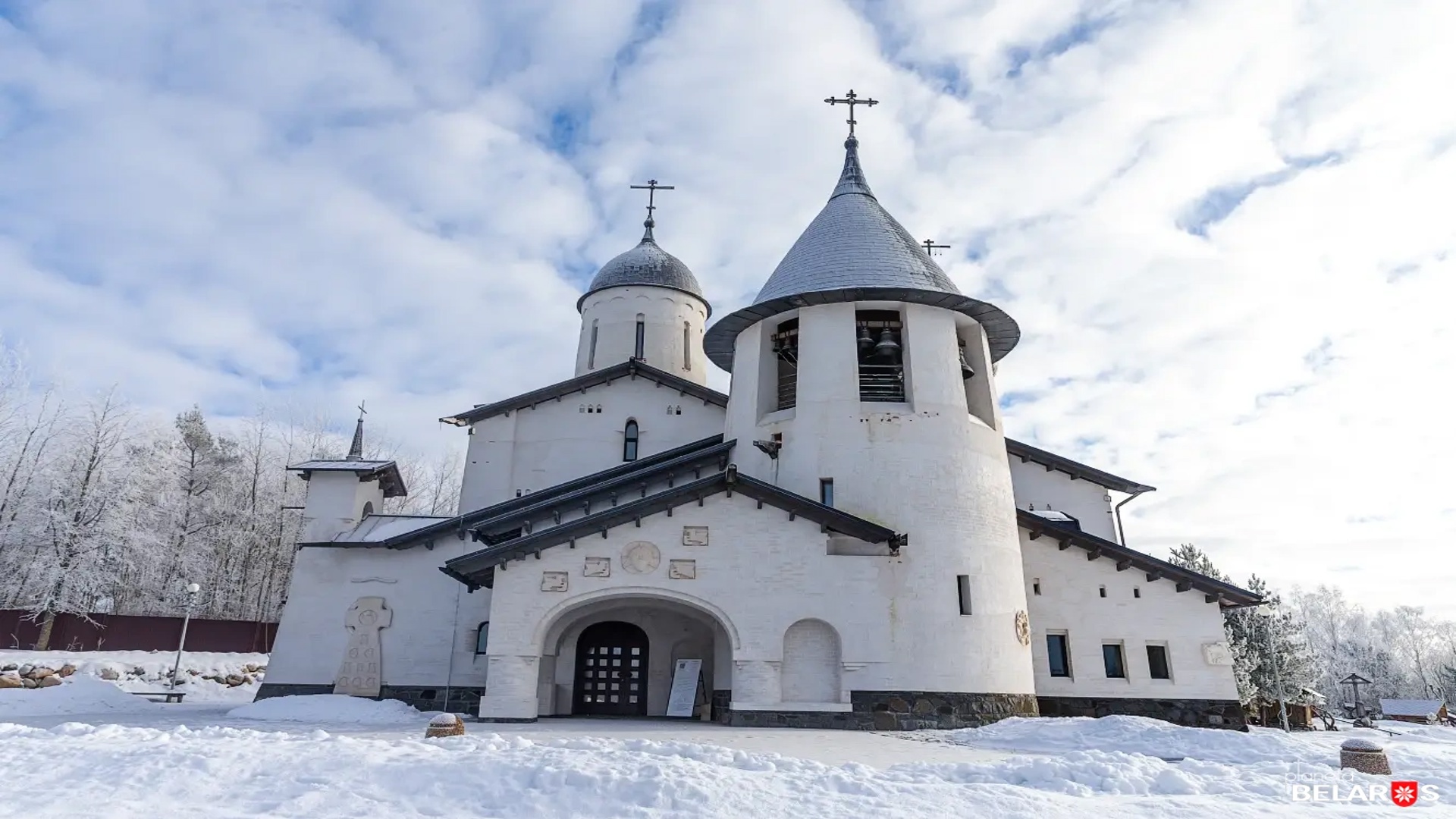 Церковь в честь иконы Божией Матери Млекопитательница в Околице