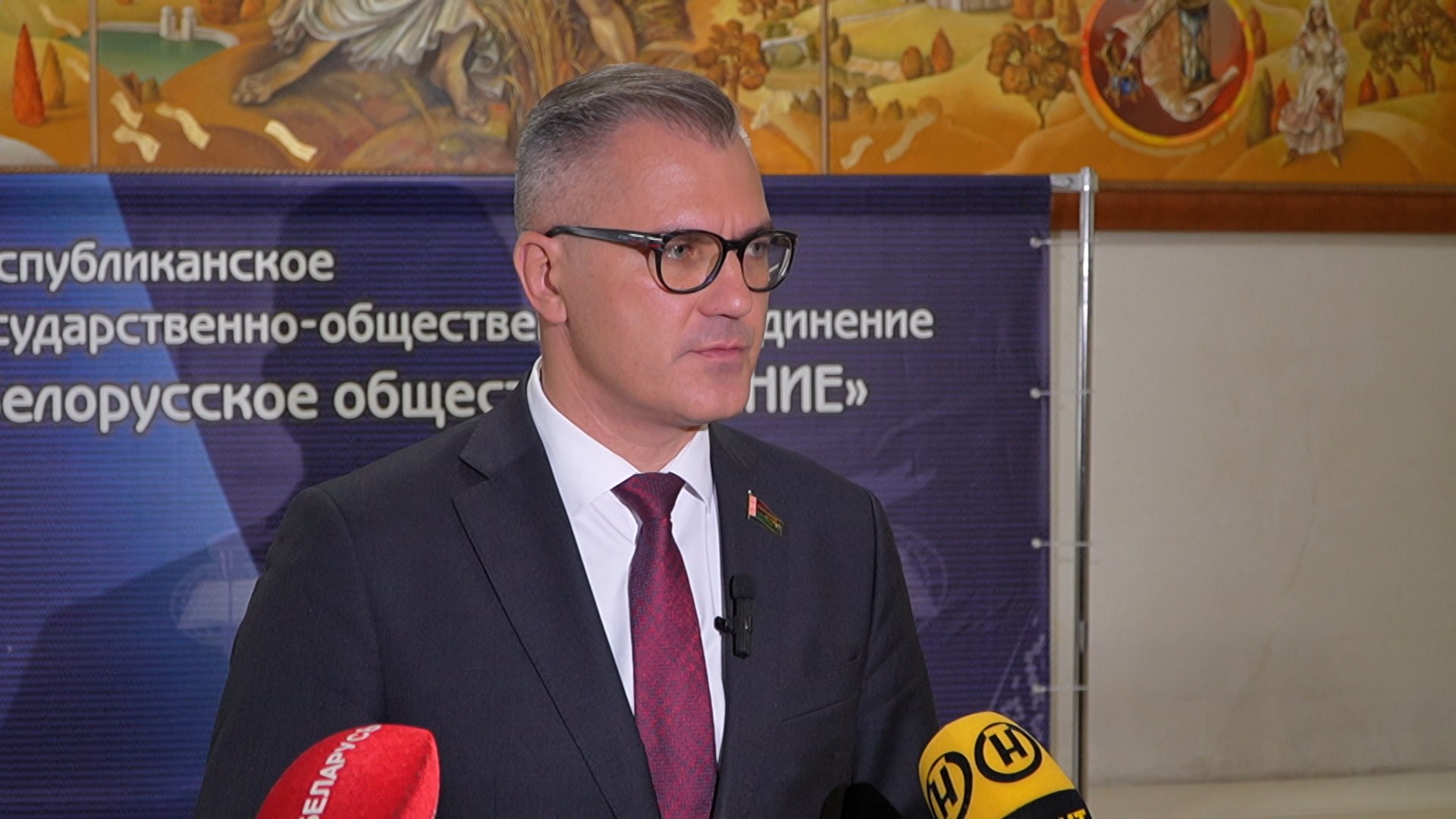 Вадим Гигин, генеральный директор Национальной библиотеки Беларуси, депутат Палаты представителей Национального собрания Беларуси Вадим Гигин, генеральный директор Национальной библиотеки Беларуси, депутат Палаты представителей Национального собрания Беларуси