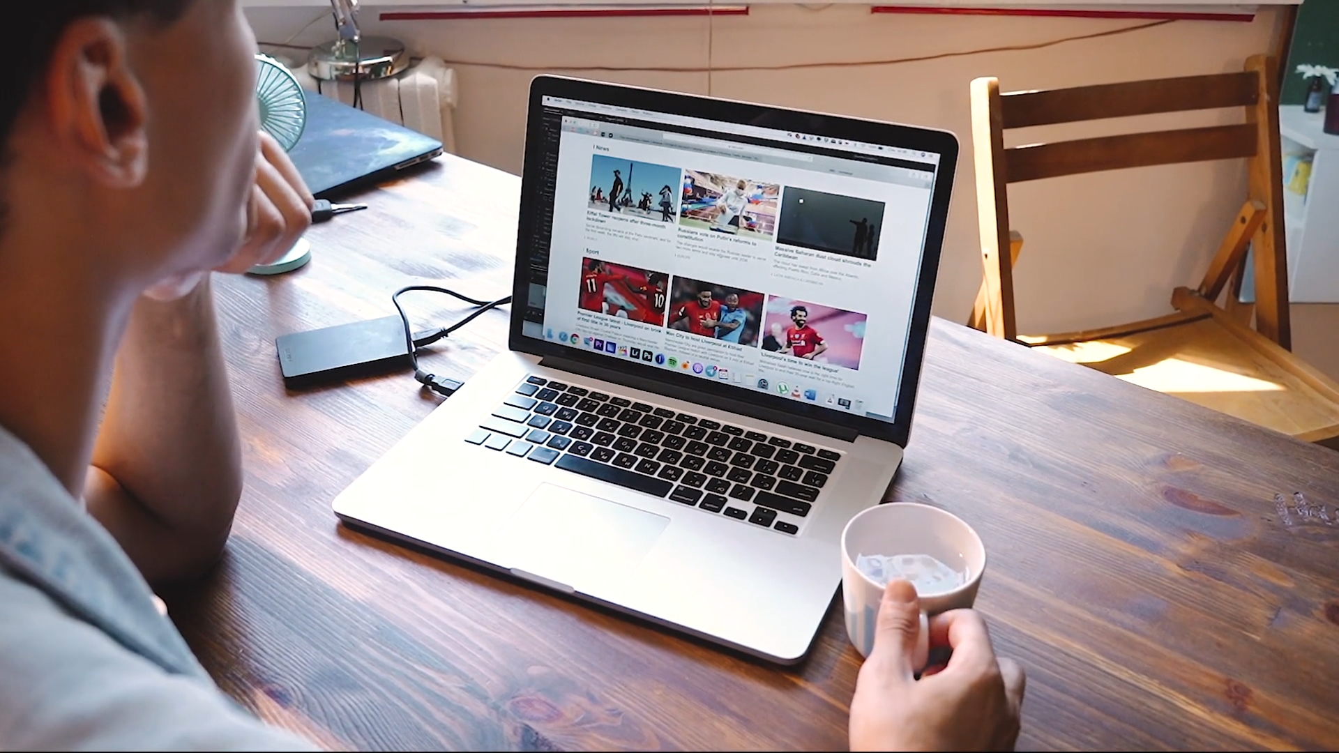 ноутбук на столе