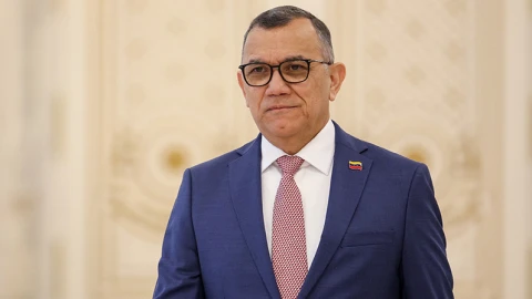 Президент Беларуси вновь принял посла Венесуэлы после согласования "некоторых вопросов" с Мадуро