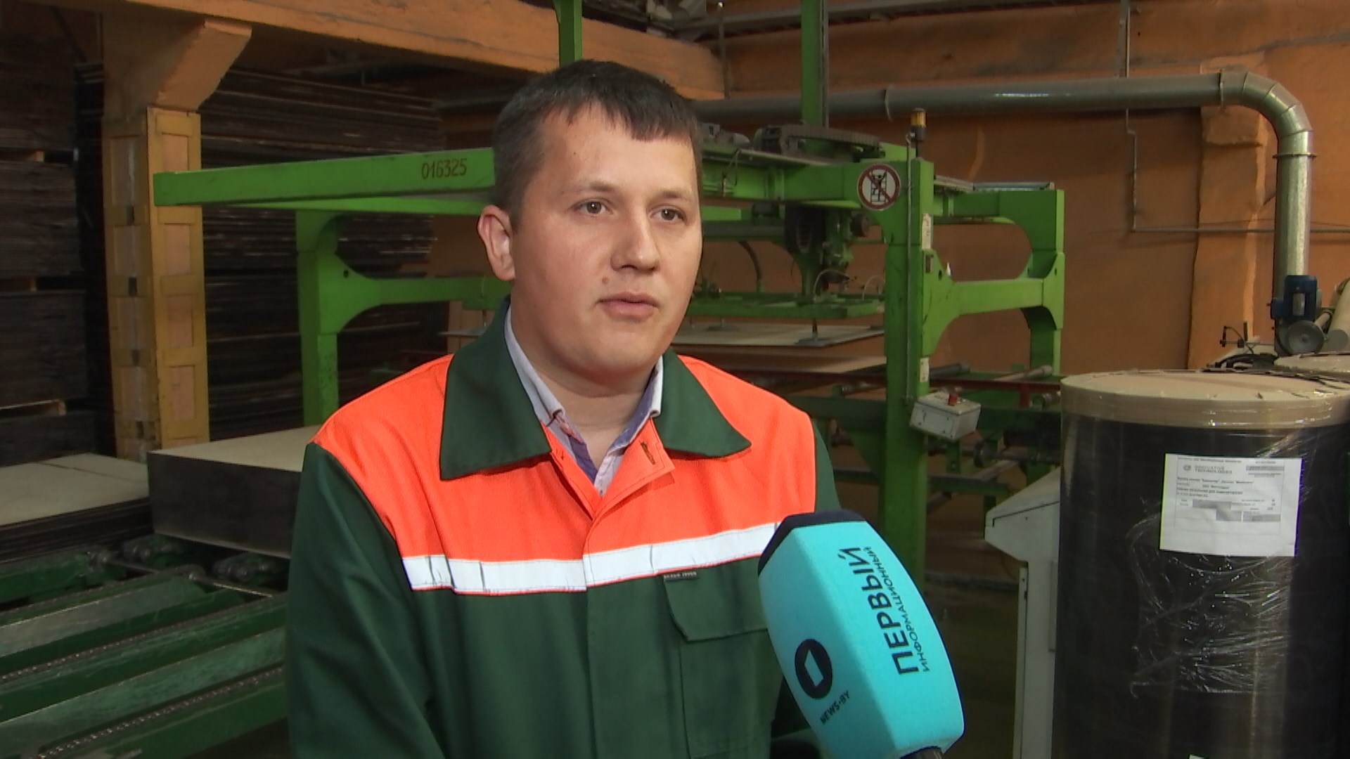 начальник фанерного цеха ОАО "Мостовдрев" Алексей Якимчик начальник фанерного цеха ОАО "Мостовдрев" Алексей Якимчик