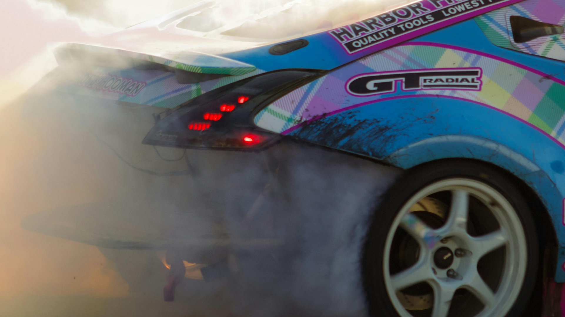 В Беларуси завершился сезон экстримальных автосостязаний YUKA DRIVE FEST Джимхана