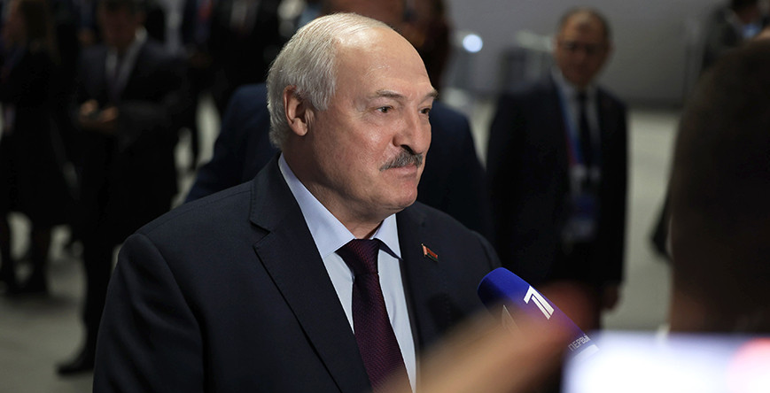 Александр Лукашенко на Глобальном атомном форуме отвечает на вопросы журналистов