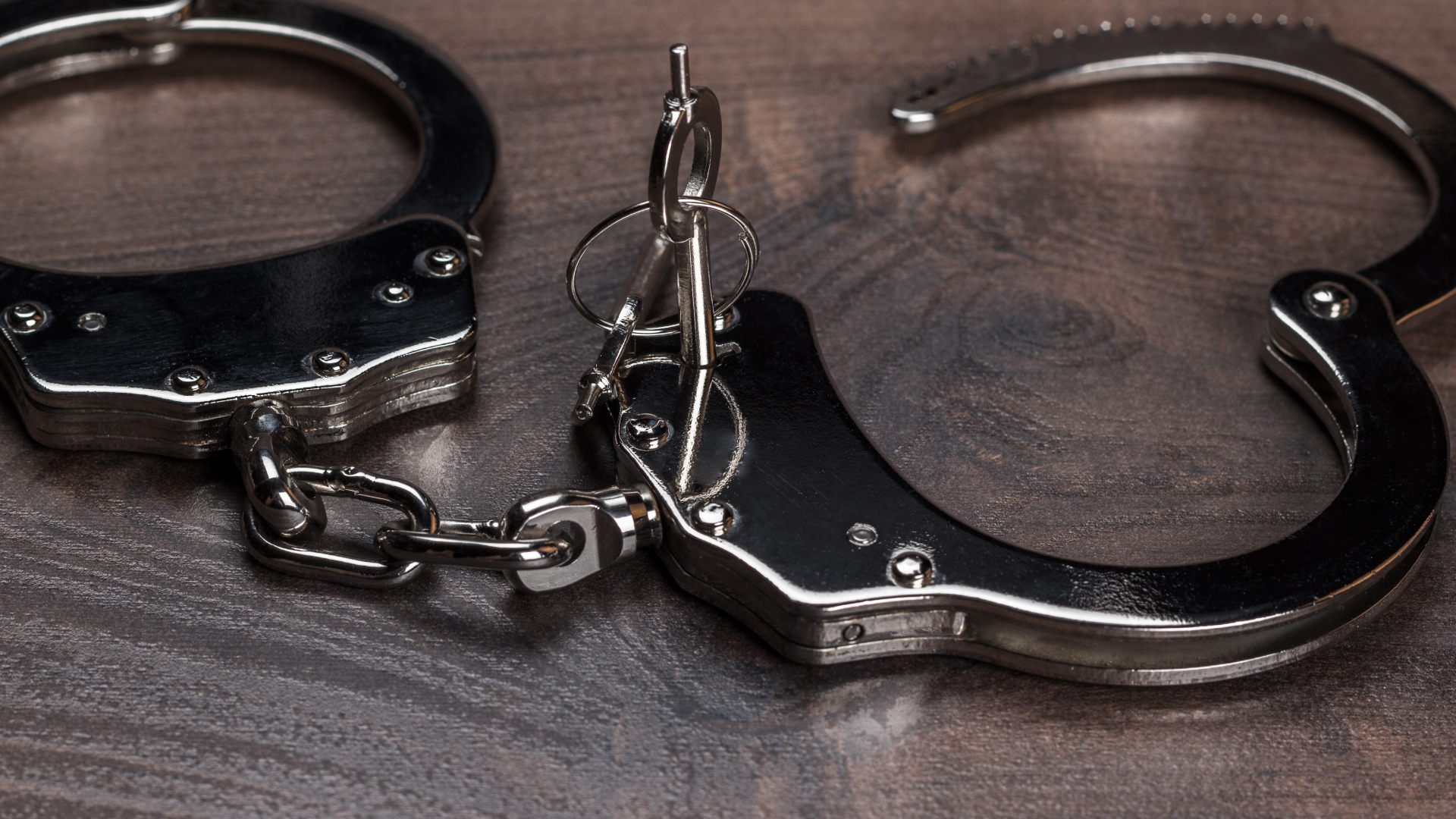 В Беларуси задержали курьера телефонных мошенников, похитившего у пенсионеров более 150 тыс. рублей