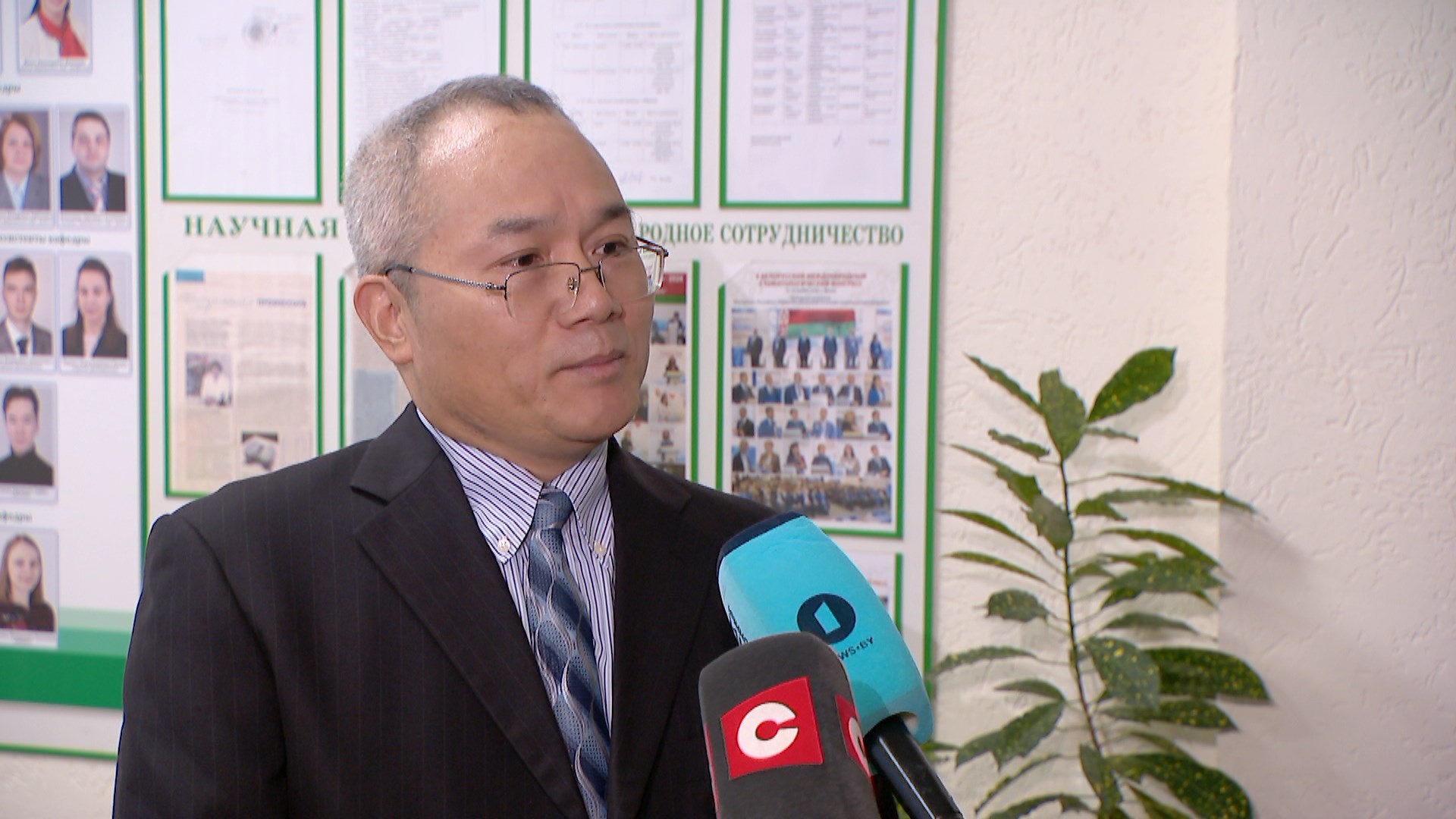 Лайкуи Лю, директор научно-исследовательского отдела Школы стоматологии Нанкинского медицинского университета (Китай)