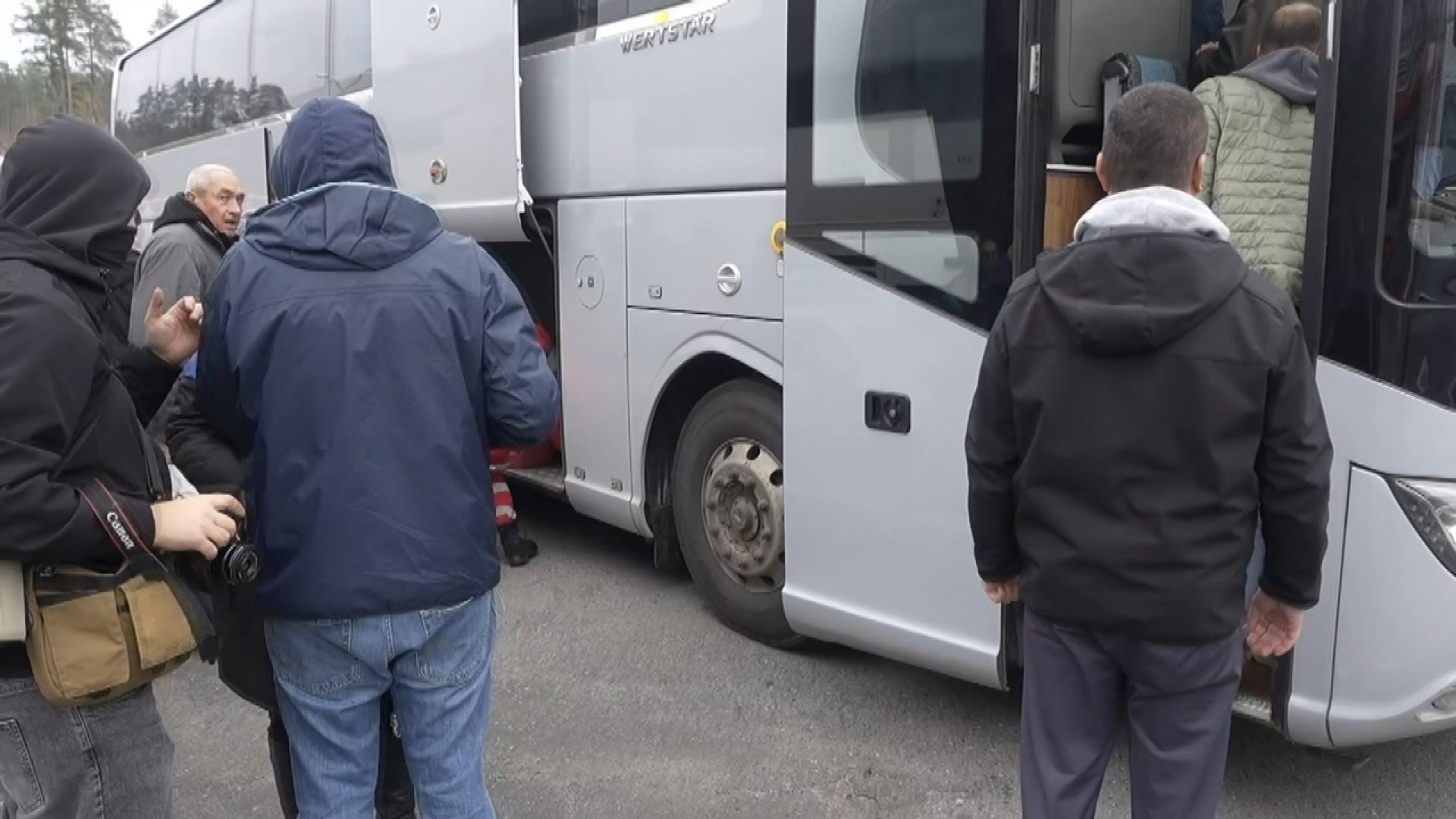 жители Алешек в автобусах жители Алешек в автобусах