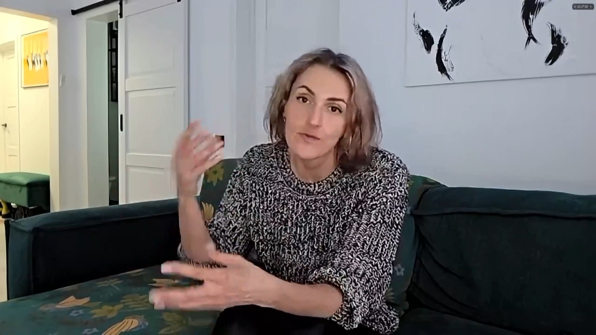 Алина Жестовская, политтехнолог, член Российской ассоциации политических консультантов Алина Жестовская, политтехнолог, член Российской ассоциации политических консультантов