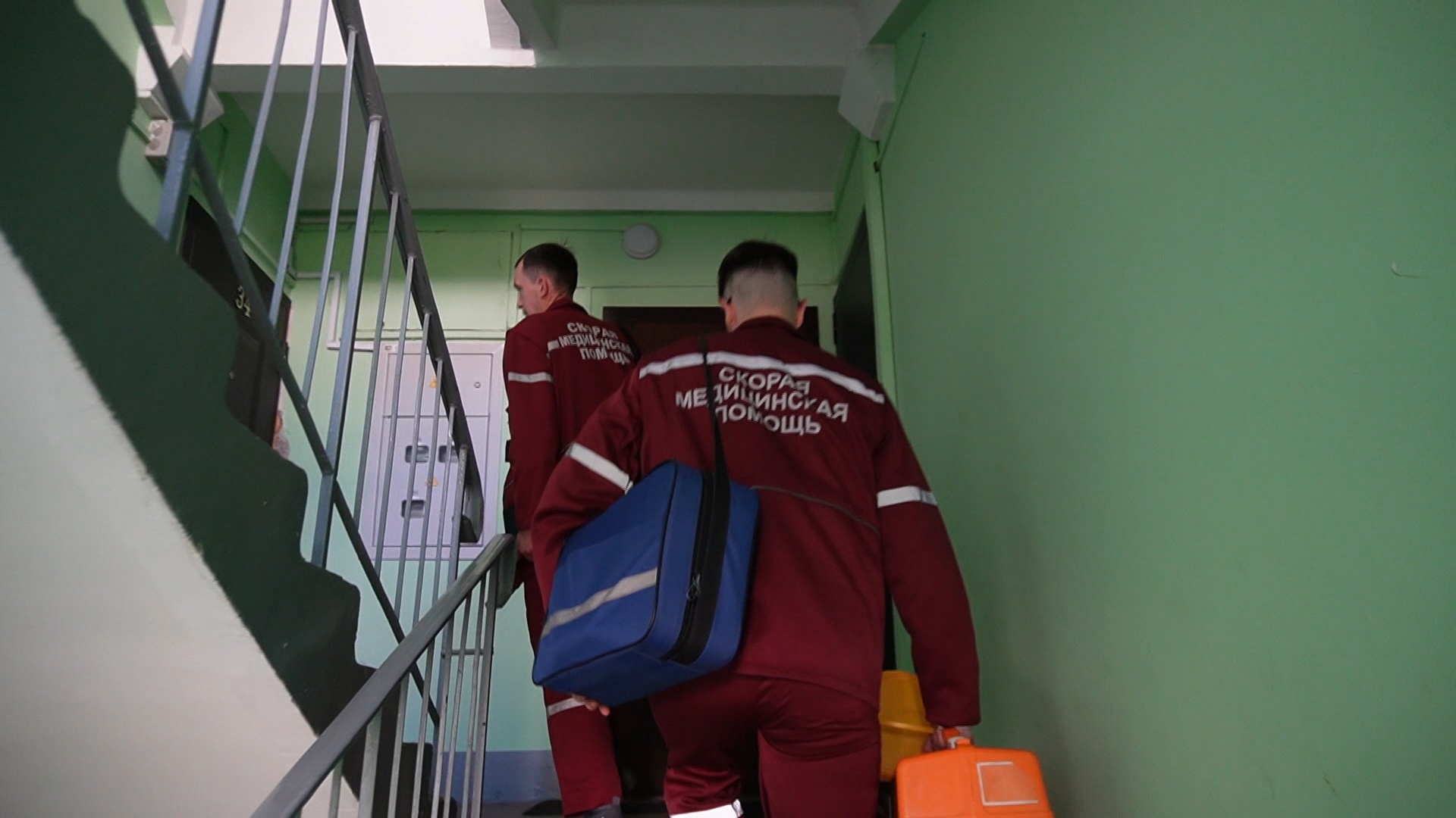 Сотрудники скорой помощи Изображение