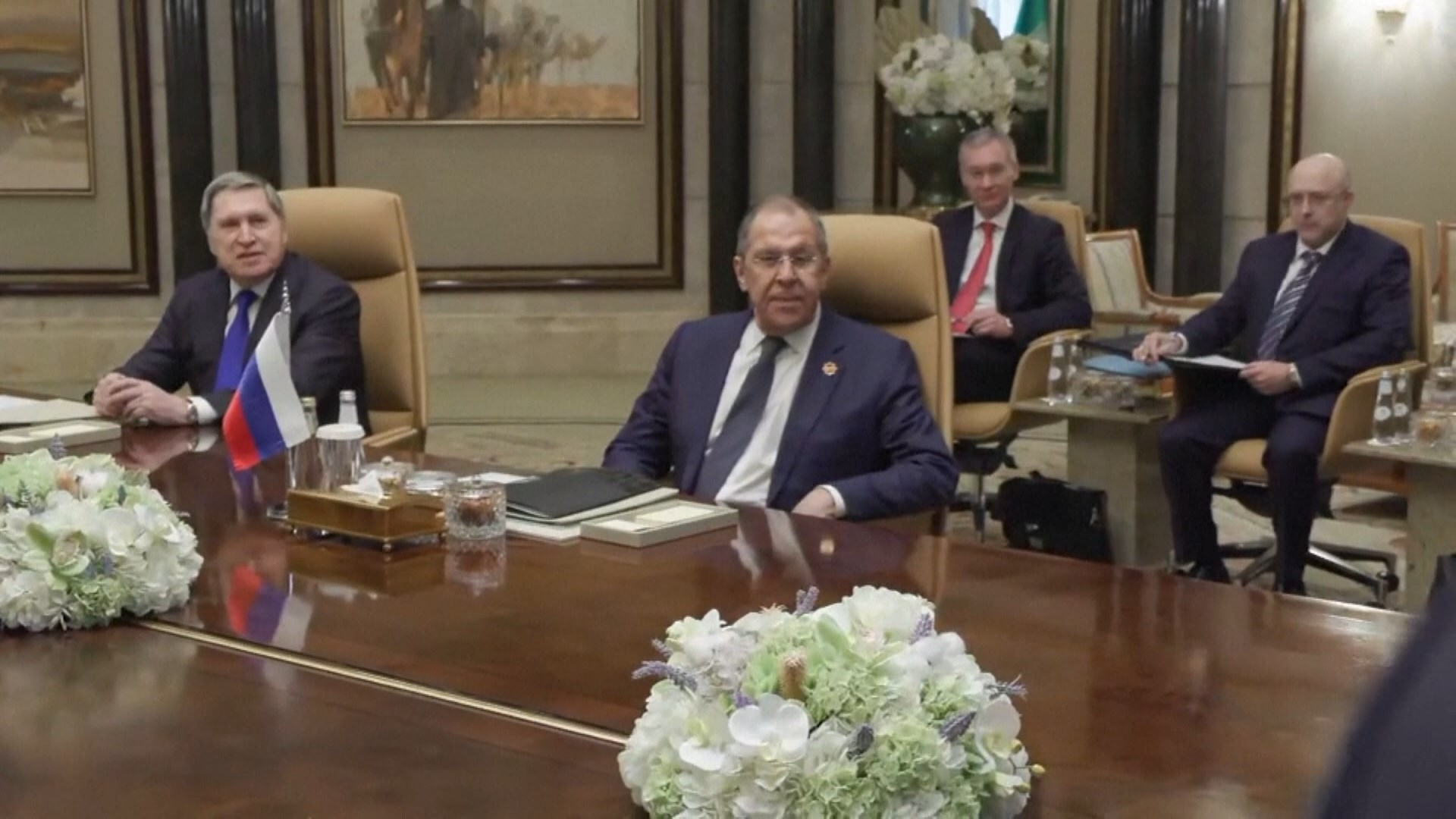 The Kremlin admits that talks between Putin and Trump could be held before the end of February Image
