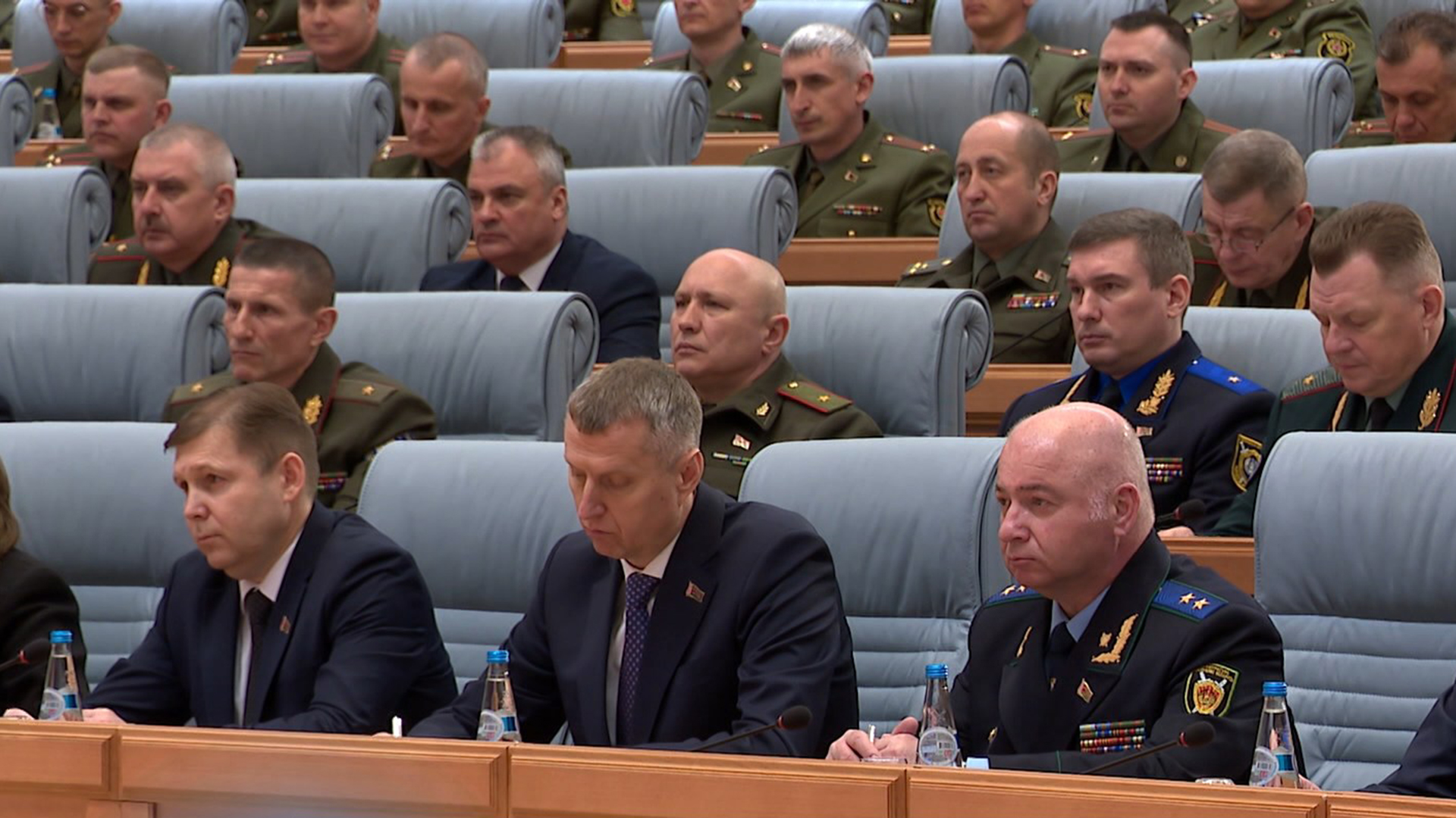 300 человек в погонах готовились к оценке главнокомандующего