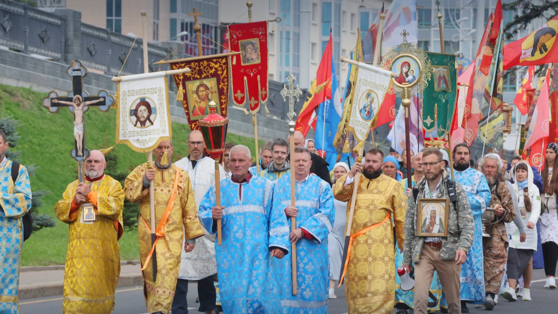 Паломники Всебелорусского крестного хода
