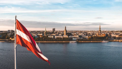 Латвия разворачивает белорусские автобусы