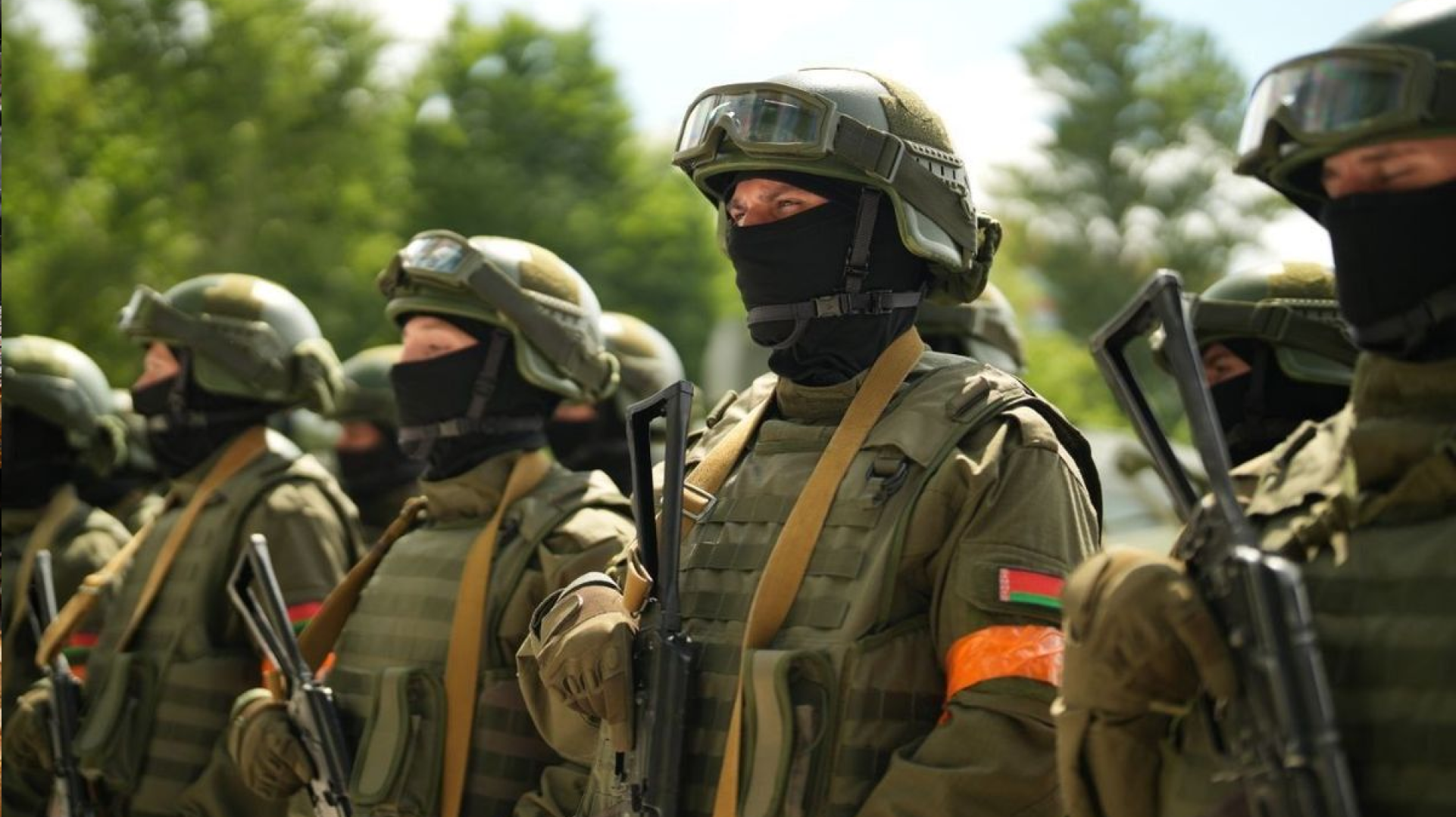 "Ни шагу назад" - в Беларуси определили сильнейших спецназовцев на соревнованиях "Ни шагу назад" - в Беларуси определили сильнейших спецназовцев на соревнованиях