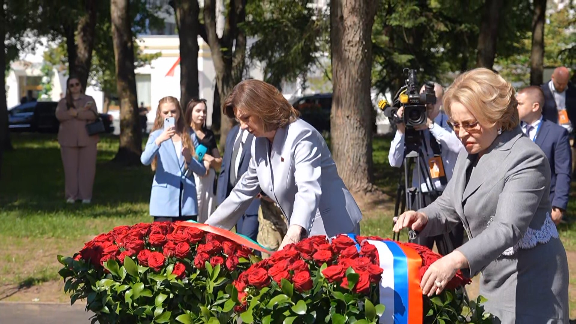 Наталья Кочанова и Валентина Матвиенко