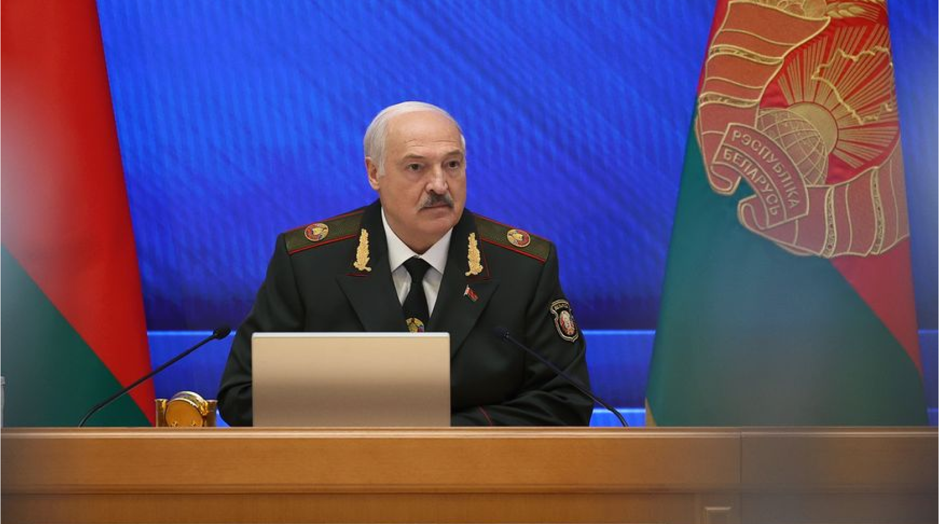 Лукашенко: Надо думать о том, как выделять средства на новое и нужное для Беларуси вооружение