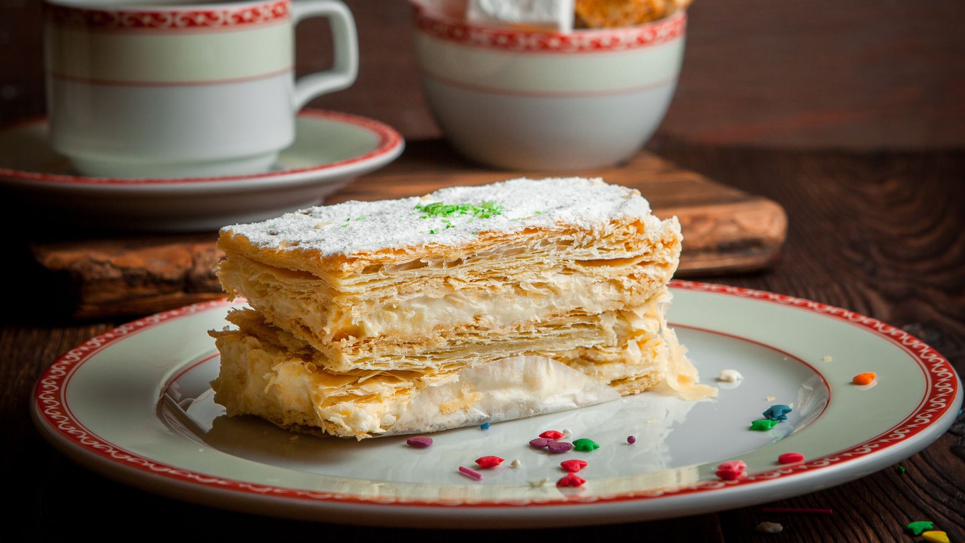 Закусочный Наполеон с курицей и грибами